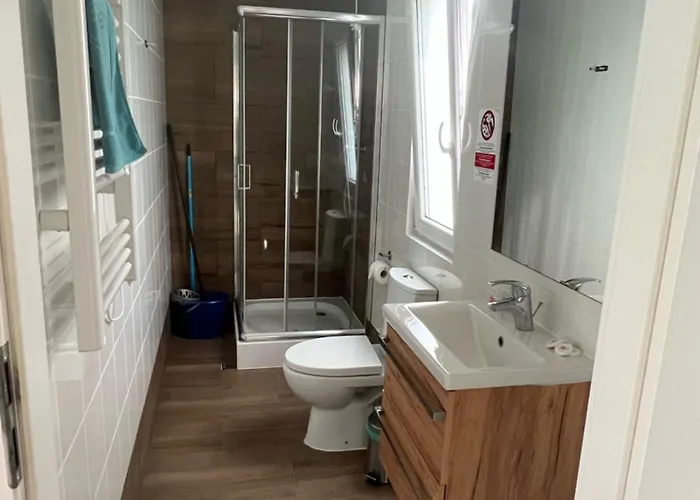 Camping Na Camp4u Z Basenem I Sauna W Siechnicach Kolo Wroclawia Siechnice