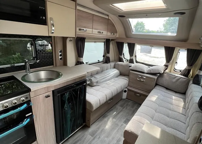 Camping Na Camp4u Z Basenem I Sauna W Siechnicach Kolo Wroclawia Siechnice